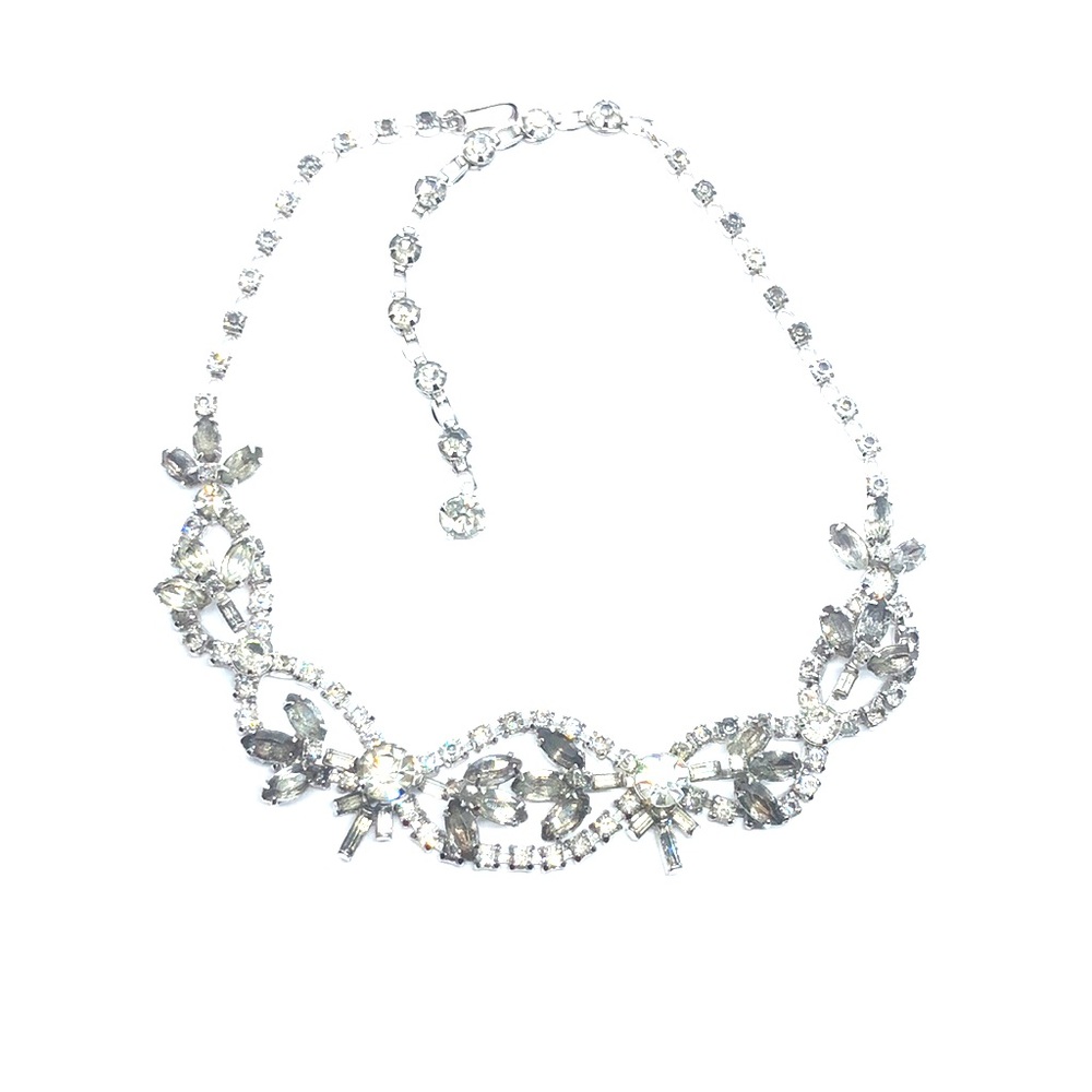 VTG Glamorous Necklace